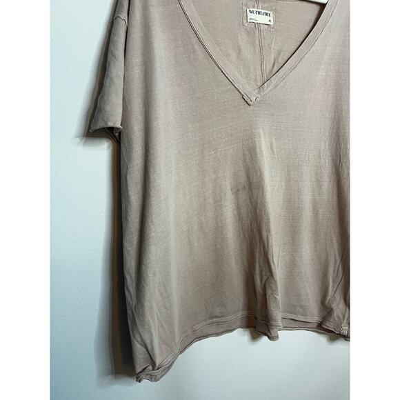 we the free oversized, V-neck size medium note there is a stain on the front - Picture 5 of 7